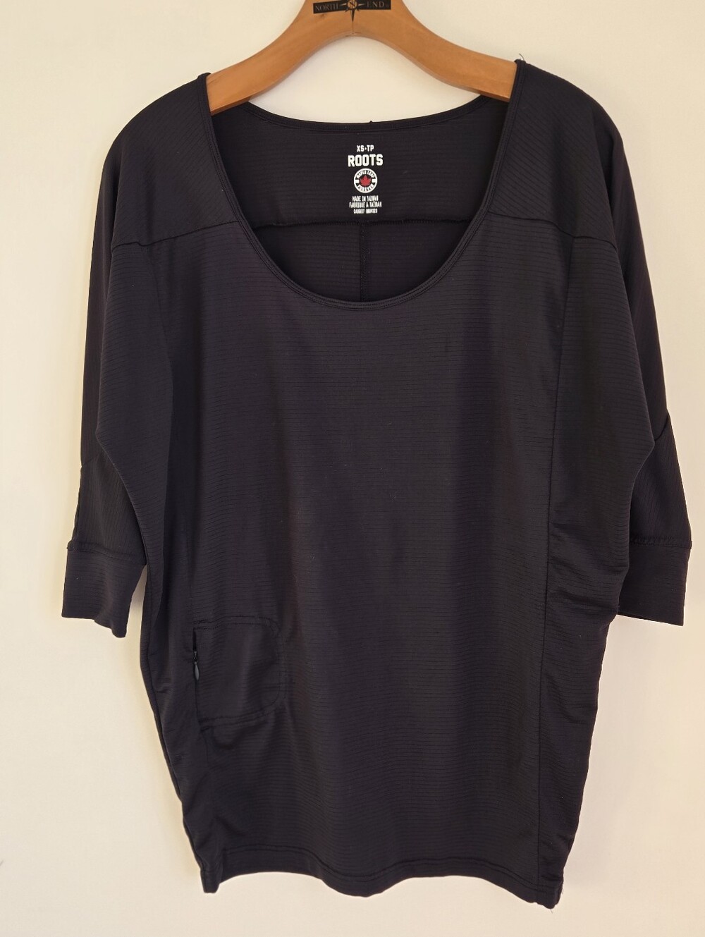 Roots Black Scoop-Neck Women's Top